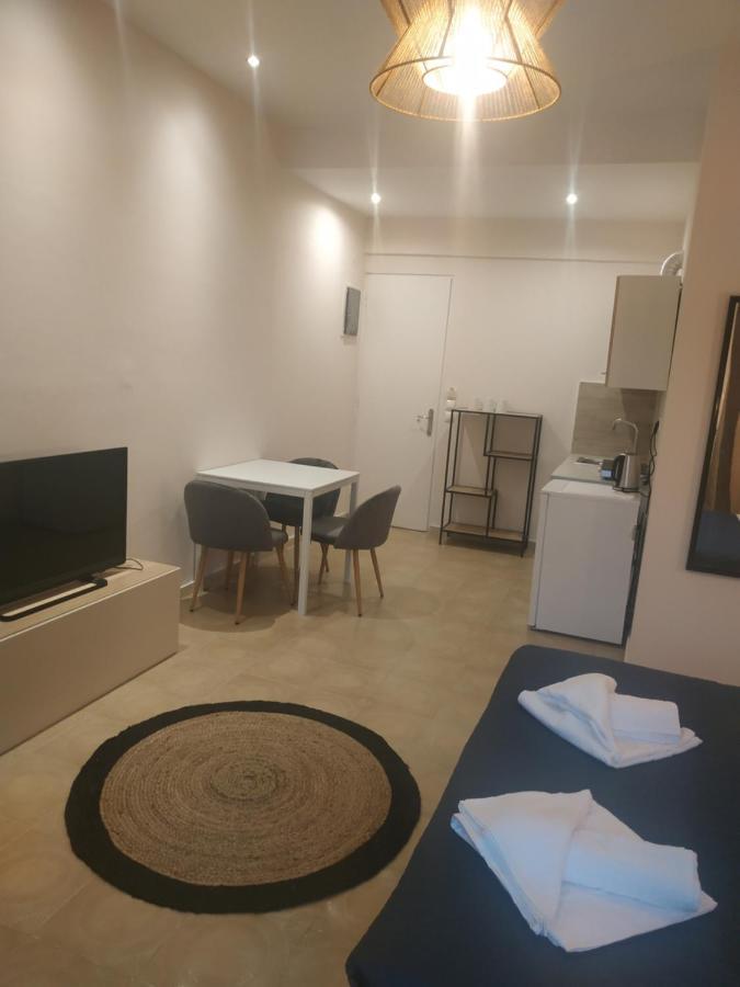 Poros Town Elthimia'S Apartment מראה חיצוני תמונה