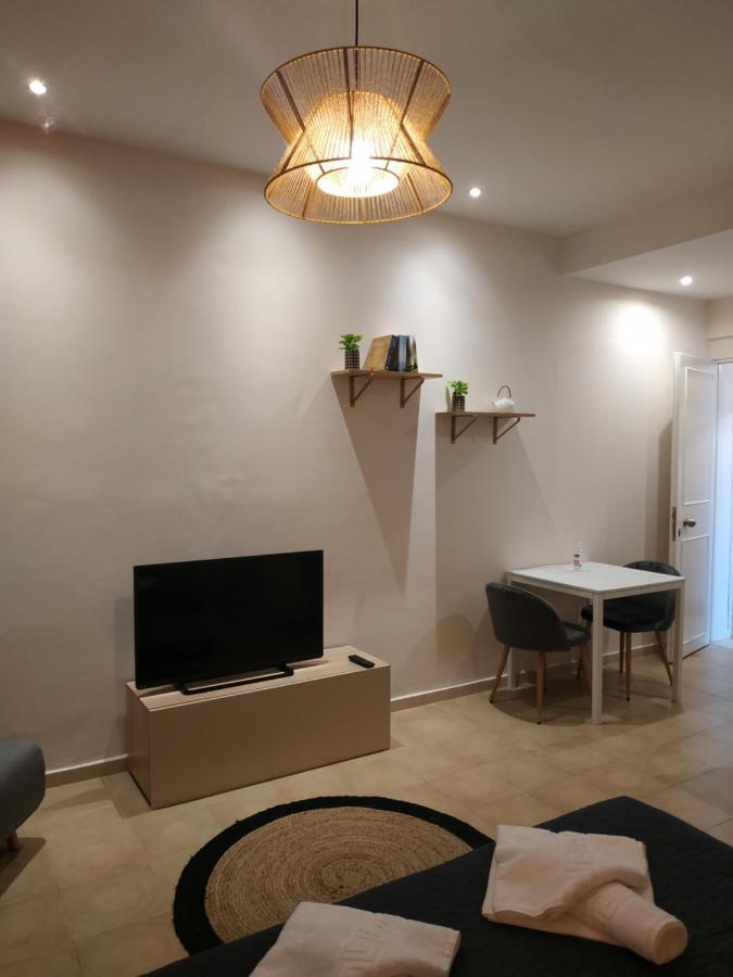 Poros Town Elthimia'S Apartment מראה חיצוני תמונה